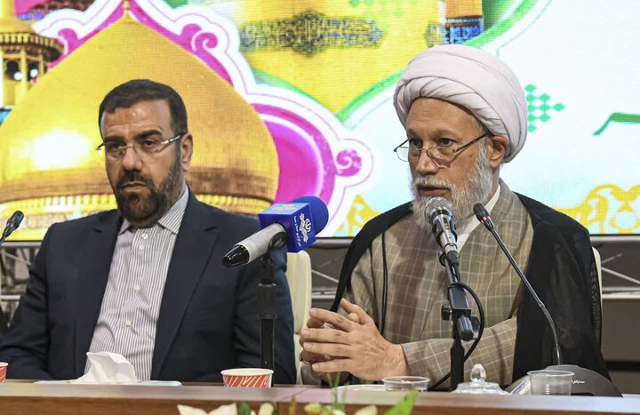 تصاویر| جلسه شورای فرهنگ عمومی و توسعه قرآنی فارس در سومین حرم اهل بیت(ع)