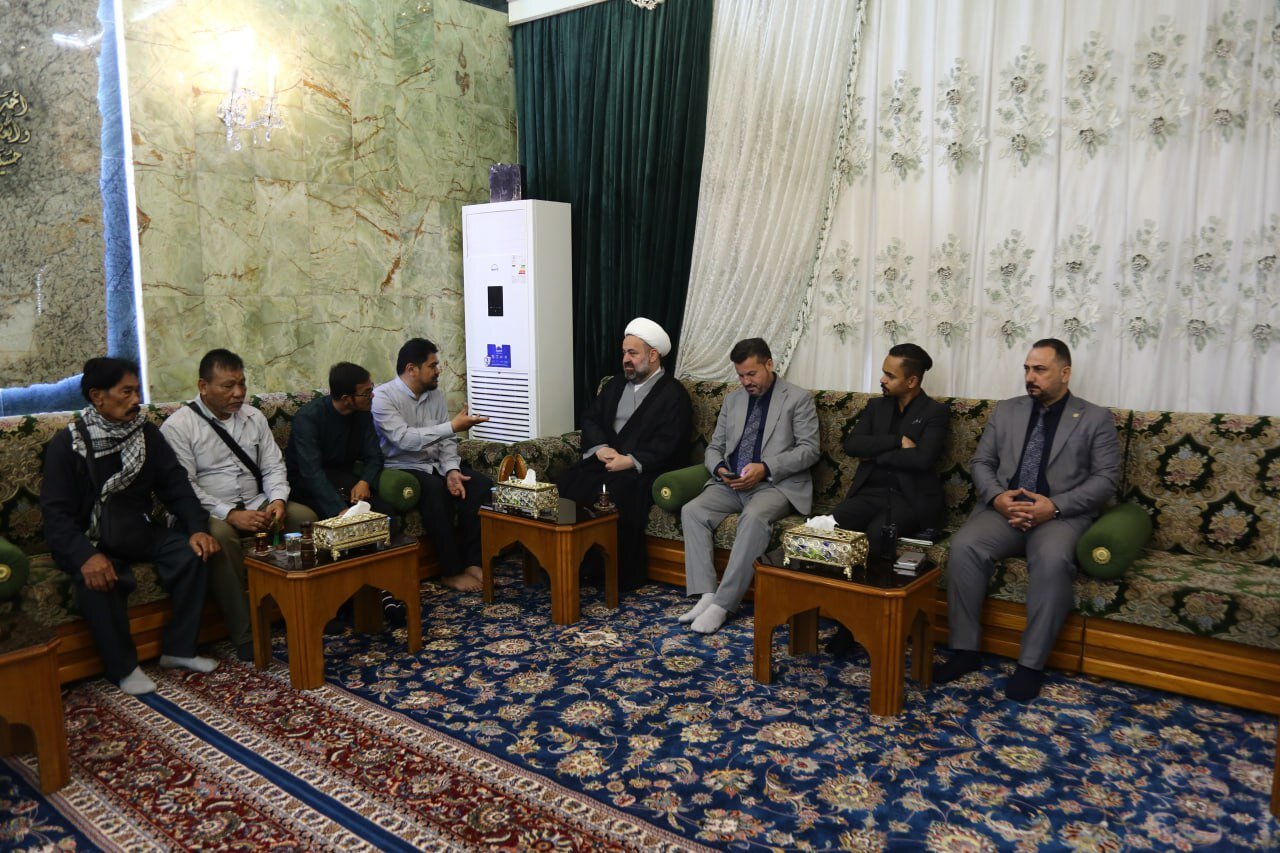 شیعیان تایلندی از حرم امام حسین (ع) دیدن کردند/ شمار پیروان اهلبیت(ع) در تایلند به ۷۵ هزار نفر میرسد