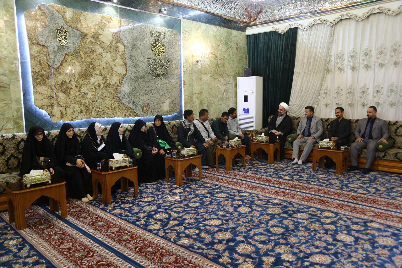 شیعیان تایلندی از حرم امام حسین (ع) دیدن کردند/ شمار پیروان اهلبیت(ع) در تایلند به ۷۵ هزار نفر میرسد