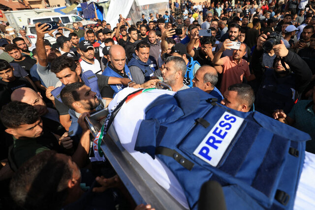 "Rojê Cîhanê ya Azadiya Ragihandinê; bîrbirê qehremanîya rojnamevanên Xezze ye."