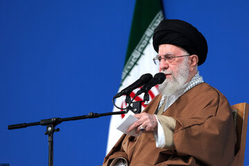 Ang Pinuno ng Isalmikong Rebolusyon ng Iran ay tumatanggap ng mga opisyal ng Hajj ngayong araw Linggo