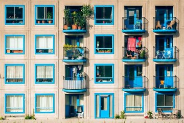 Ez rast im an cîran rast e? Pirsgirêkên axlaqî yên jiyana apartmanê