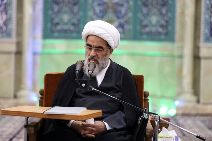 Photos: Seminary students honor Ayatollah Fazel Lankarani on occasion of Teacher's Day