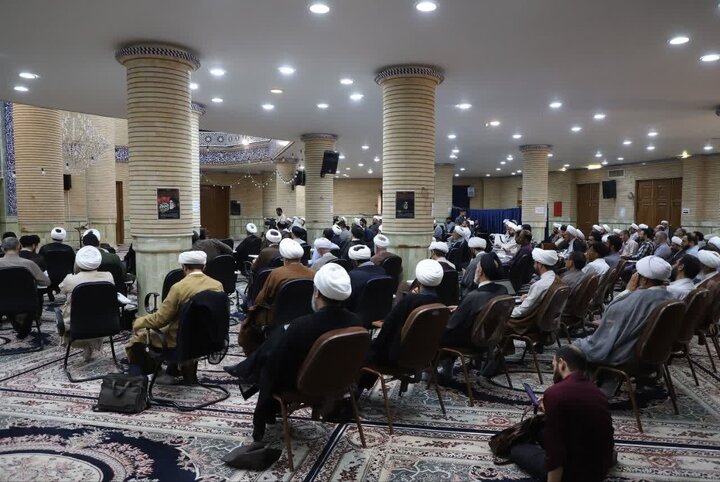 Photos: Seminary students honor Ayatollah Fazel Lankarani on occasion of Teacher's Day