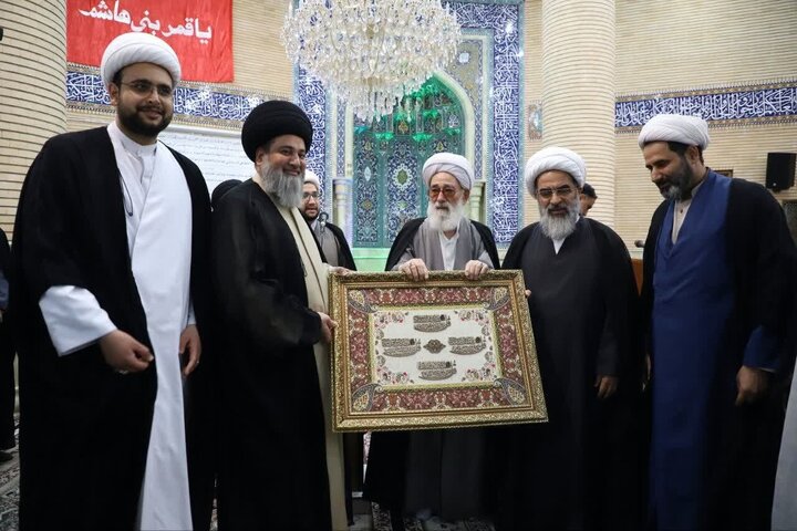 Photos: Seminary students honor Ayatollah Fazel Lankarani on occasion of Teacher's Day