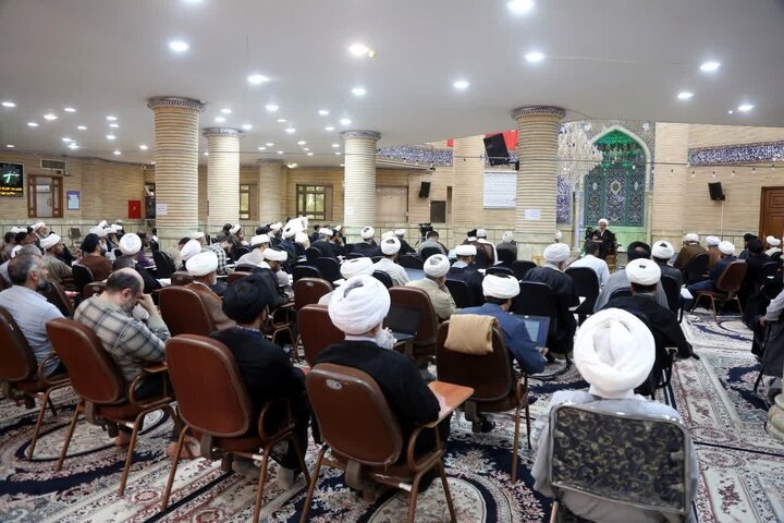 Photos: Seminary students honor Ayatollah Fazel Lankarani on occasion of Teacher's Day