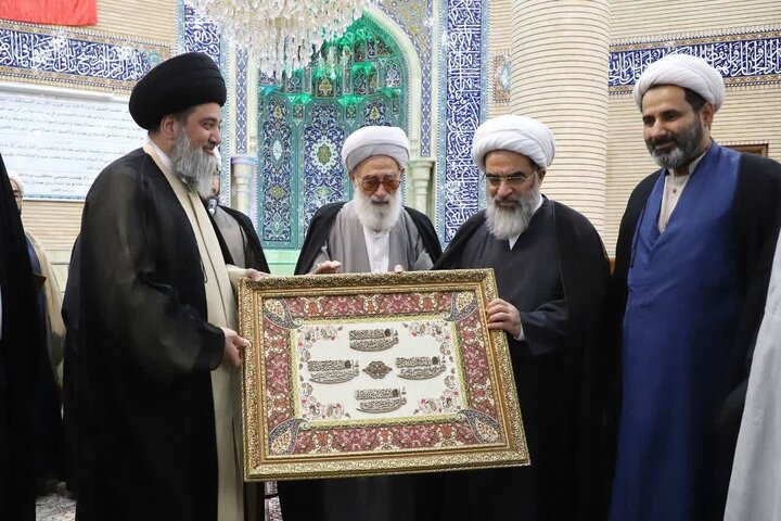 Photos: Seminary students honor Ayatollah Fazel Lankarani on occasion of Teacher's Day