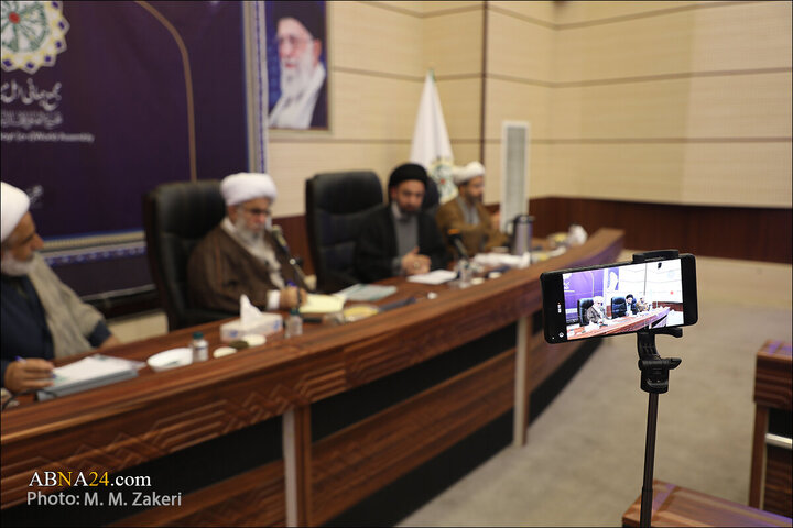 Photos: Group of scholars from Najaf Seminary meet with Secretary General of AhlulBayt World Assembly