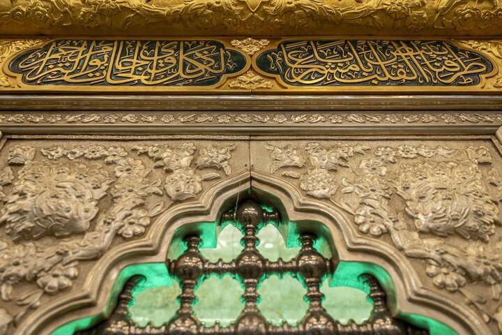 إنهاء تثبيت شبّاك سرداب الإمام الحسين في مرقد أبي الفضل العباس (عليهما السلام)