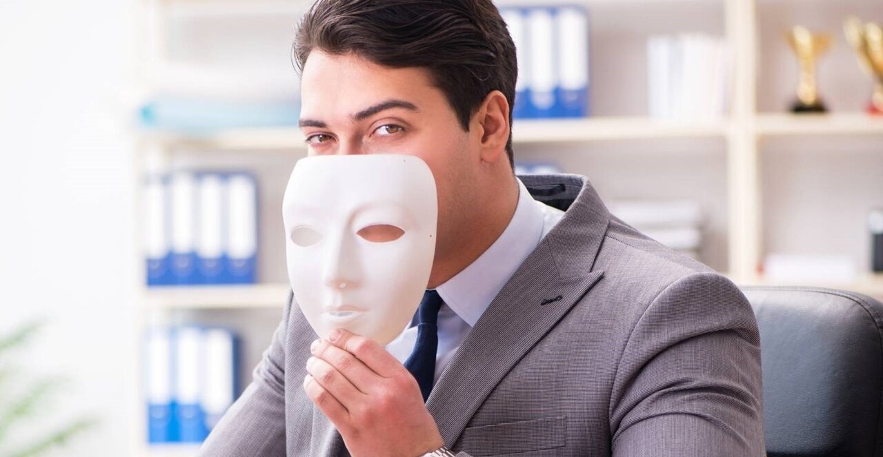 مرز باریک صداقت و مصلحت (بررسی تفاوت دروغ و توریه)