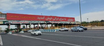 تابلوهای پرزرق‌وبرق، پیشانی پایتخت را پوشاندند/ مطالبه برای بازگشت هویت فرهنگی