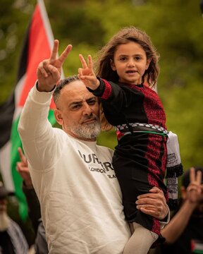 Galeri Foto: Demonstrasi di Kopenhagen, Denmark, Mendukung Gaza dan Mengutuk Kejahatan Rezim Israel