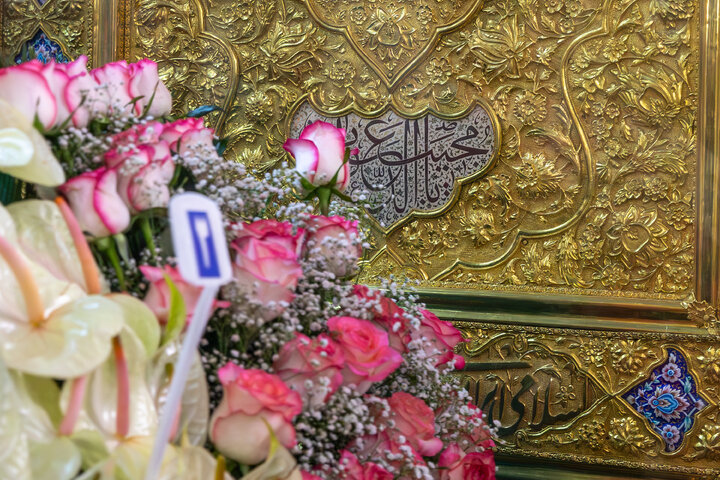 تزیین الحرم الرضوي بالزهور بمناسبة أیام عشرة الکرامة