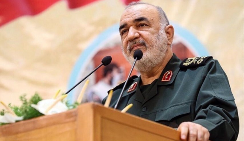 Serleşker Selamî:Muhafizên (Pasdarên)Şoreşê bi tundî li ser erdê disekinin û niyetên dijminan bi kûrahî dişopînin.