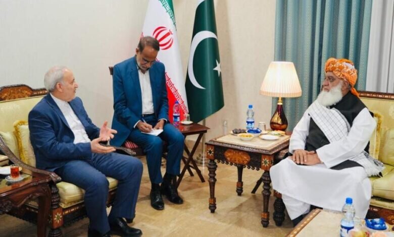 رهبر جمعیت علمای اسلام پاکستان با سفیر ایران دیدار کرد