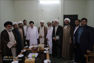 گزارش تصویری | دیدار جمعی از مدیران «ویکی شیعه» با نماینده آیت‌اللّه سیستانی در ایران