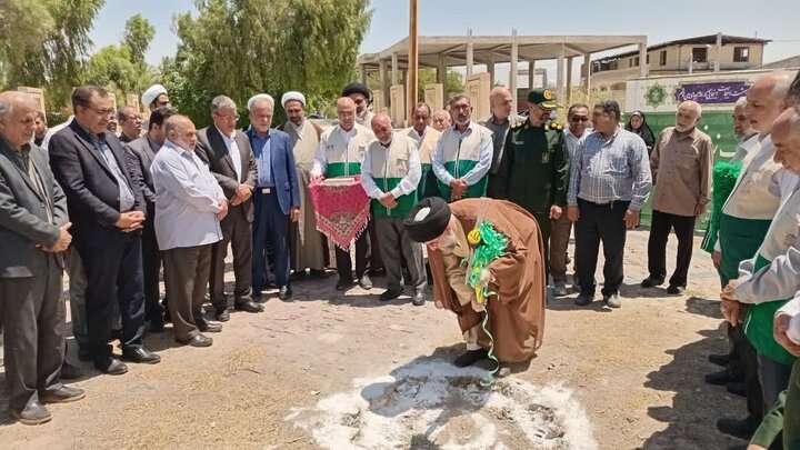 مراسم کلنگ‌زنی ساخت چایخانه امام رضا(ع) در لارستان برگزار شد