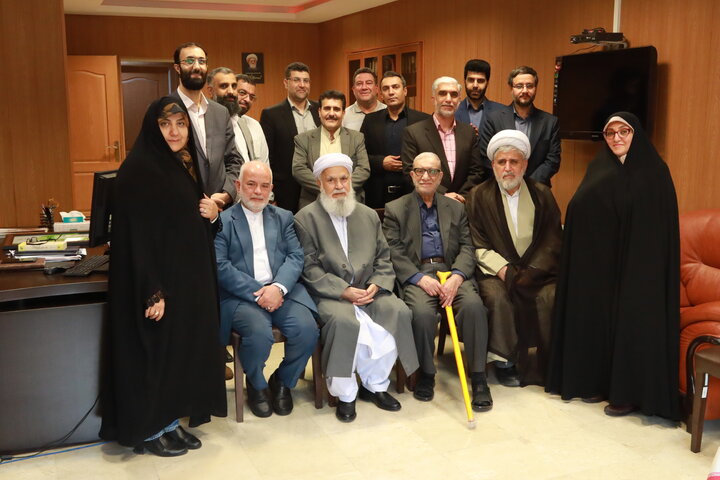 تجلیل از فعالیت‌های علمی و تقریبی مولوی محمد اسحاق مدنی به مناسبت روز معلم