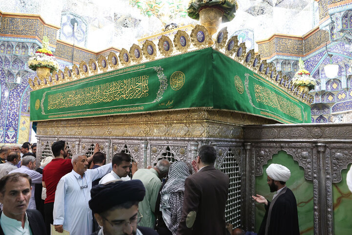 تصویری خبر | "مشہد: آستانِ قدس رضوی میںدسترخوان کی باوقار تقریب"