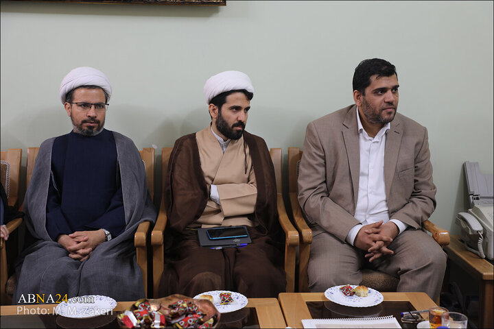 Raporê Wêne: Civînê Endamên Rêveberiya "Wîkî Şîa" bi Nûnerê Ayetullah Sîstanî li Îranê