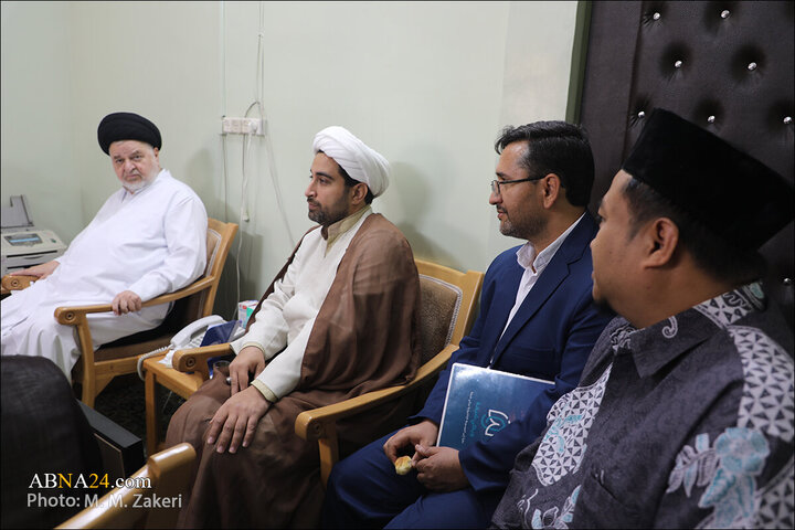 Raporê Wêne: Civînê Endamên Rêveberiya "Wîkî Şîa" bi Nûnerê Ayetullah Sîstanî li Îranê