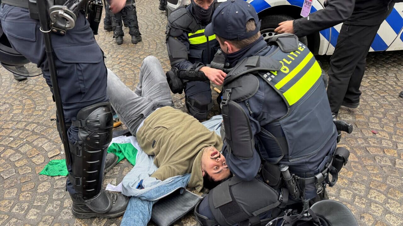 Dutch police arrest Pro-Palestine protesters
