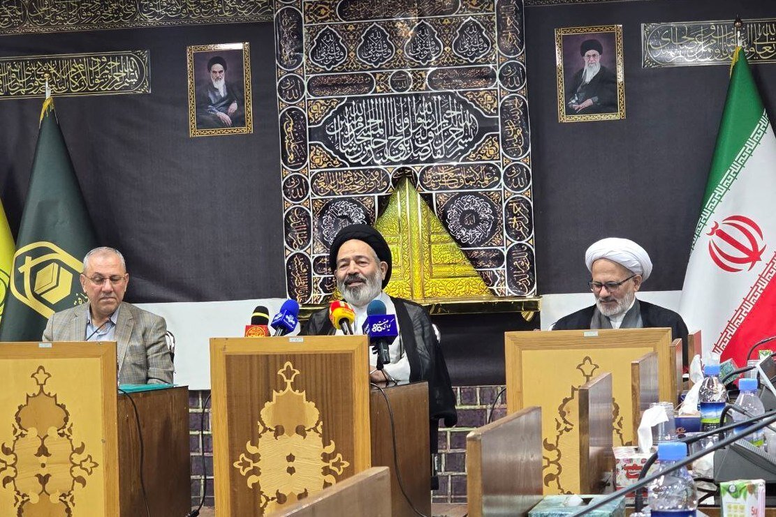 شعار «أنا علی العهد» به‌عنوان شعار رسمی اربعین ۱۴۰۴ انتخاب شد/ نواب: خدمت به زائران اربعین نیازی به کار سیاسی ندارد