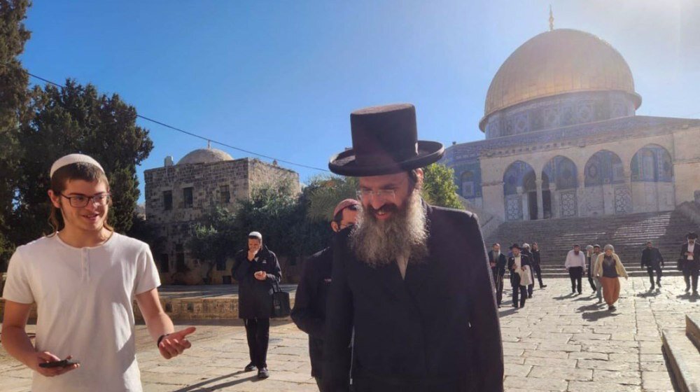 Illegal Israeli settlers storm Al-Aqsa Mosque under heavy police protection