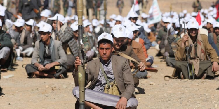 شکست آمریکایی‌ها در برابر اراده یمنی‌ها طی ۵۰ روز / انصارالله معادلات جهانی را به نفع مقاومت تغییر داد