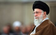 قائد الثورة يعين أحمديان وشمخاني ممثلَين لسماحته في مجلس الدفاع