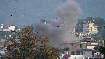 Nagpalitan ng putukan sa pagitan ng India at Pakistan, kung saan kinumpirma ng huli ang pagkakahuli ng mga sundalo at ang pagbagsak ng sasakyang pangh
