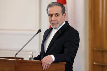 Araghchi: Qualsiasi cambiamento del nome del Golfo Persico scatenerà la rabbia degli iraniani