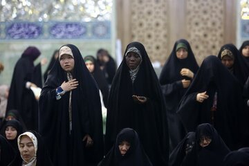 حرم سیدہ معصومہ(س) کے حرم مطہر میں میں دینی طالبات کا بین الاقوامی اجتماع
