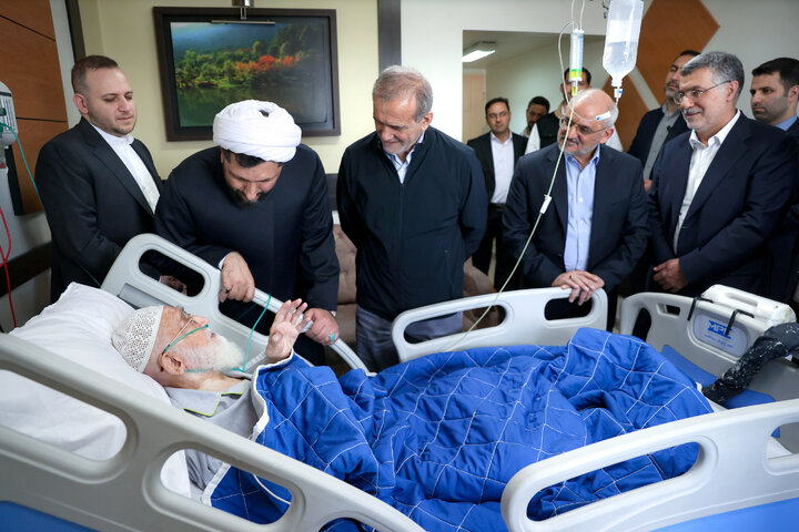 Pres. Pezeshkian visits Grand Ayatollah Nouri Hamedani in hospital