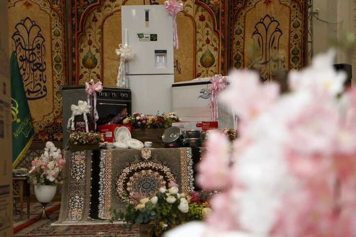 گزارش تصویی | آیین توزیع ۲۰ سری جهیزیه به نوعروسان در حرم مطهر شاهچراغ(ع)