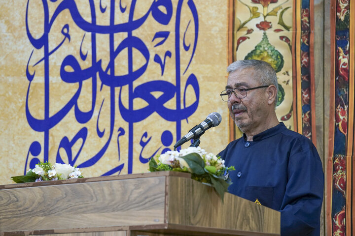 تقرير مصور/ تزیین حرم شاه تشراغ في مدینة شیراز الزهور بمناسبة ولادة الامام الرضا(ع)