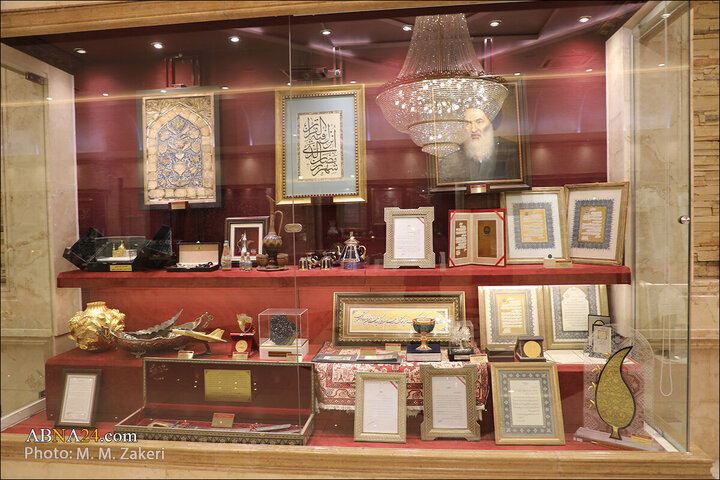 Photos: "WikiShia" managers, researchers visit Imam Ali Museum in Qom