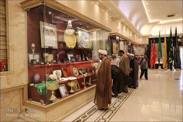 ဝီကီ ရှီအဟ် စီမံခန့်ခွဲရေးအဖွဲ့တစ်ဖွဲ့ သည်  ကွမ်းမြို့  ရှိ အေမာမ် အလီ (အ.စ) ပြတိုက်သို့ သွားရောက် ကြည့်ရှု ။ ။ Photos