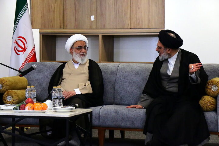 دیدار میهمانان همایش بین‌المللی یکصدمین سال حوزه با آیت‌الله شب‌زنده‌دار