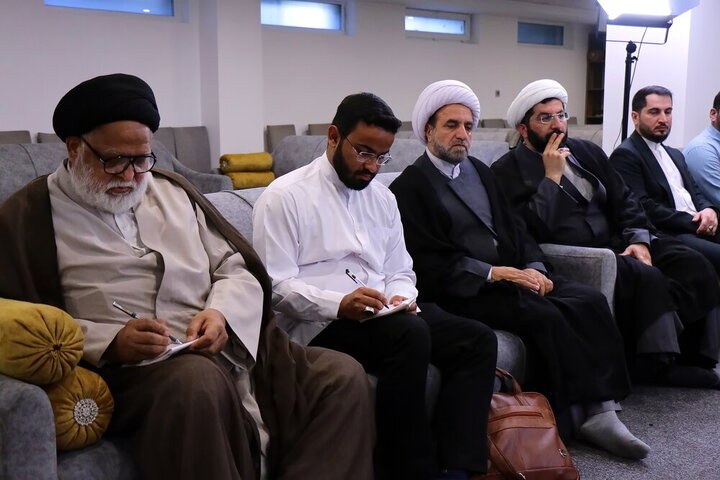 دیدار میهمانان همایش بین‌المللی یکصدمین سال حوزه با آیت‌الله شب‌زنده‌دار