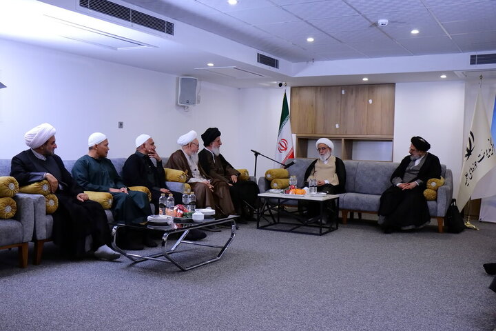 دیدار میهمانان همایش بین‌المللی یکصدمین سال حوزه با آیت‌الله شب‌زنده‌دار