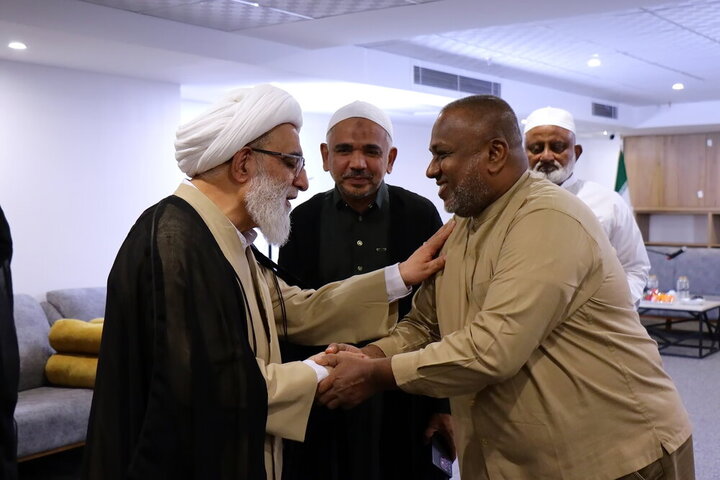 دیدار میهمانان همایش بین‌المللی یکصدمین سال حوزه با آیت‌الله شب‌زنده‌دار