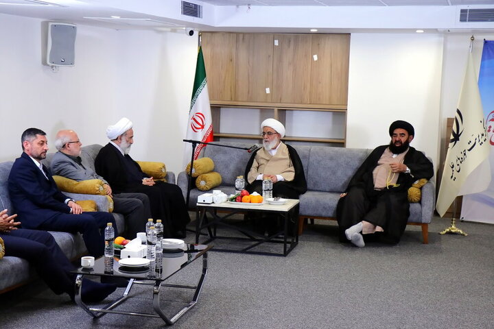 دیدار میهمانان همایش بین‌المللی یکصدمین سال حوزه با آیت‌الله شب‌زنده‌دار