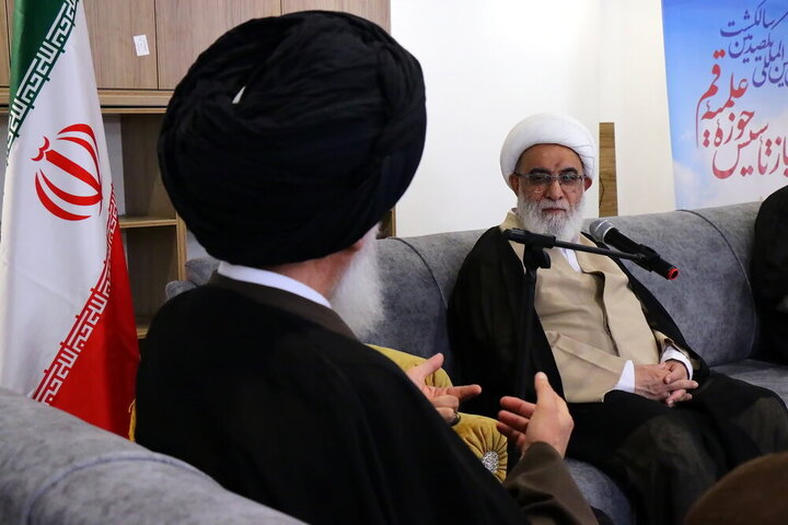 دیدار میهمانان همایش بین‌المللی یکصدمین سال حوزه با آیت‌الله شب‌زنده‌دار