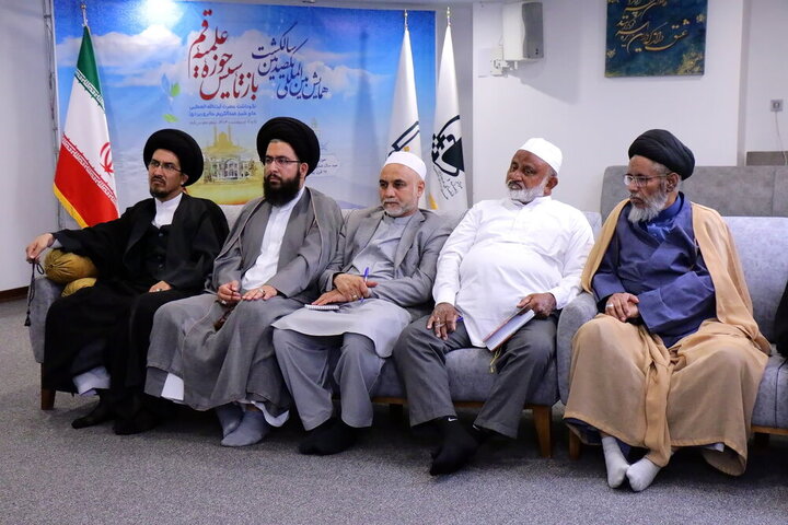 دیدار میهمانان همایش بین‌المللی یکصدمین سال حوزه با آیت‌الله شب‌زنده‌دار