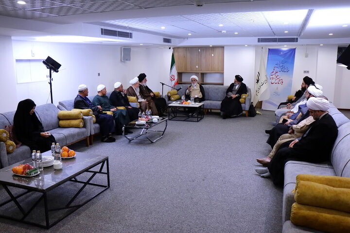 دیدار میهمانان همایش بین‌المللی یکصدمین سال حوزه با آیت‌الله شب‌زنده‌دار