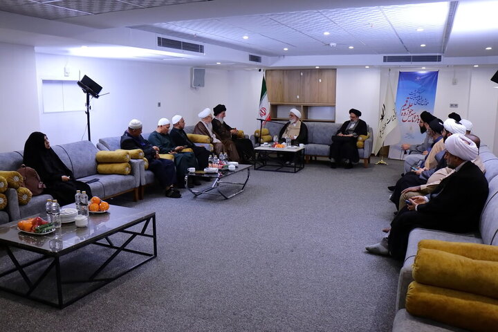 دیدار میهمانان همایش بین‌المللی یکصدمین سال حوزه با آیت‌الله شب‌زنده‌دار