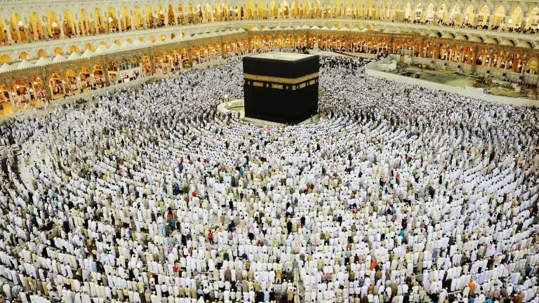 Ang Saudi Arabia ay nagbibigay ng bayad na bakasyon para sa mga unang beses na mga Hajj perigrino