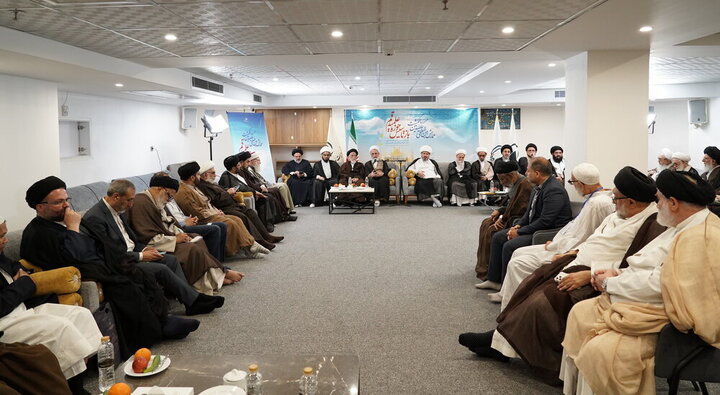 دیدار مهمانان بین‌المللی همایش یکصدمین سالگشت حوزه علمیه قم با آیت‌الله اعرافی