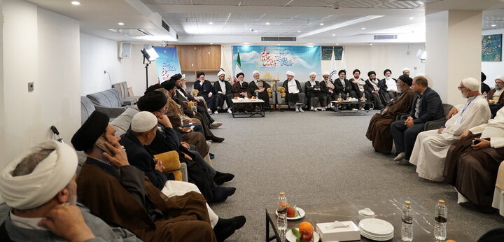 دیدار مهمانان بین‌المللی همایش یکصدمین سالگشت حوزه علمیه قم با آیت‌الله اعرافی